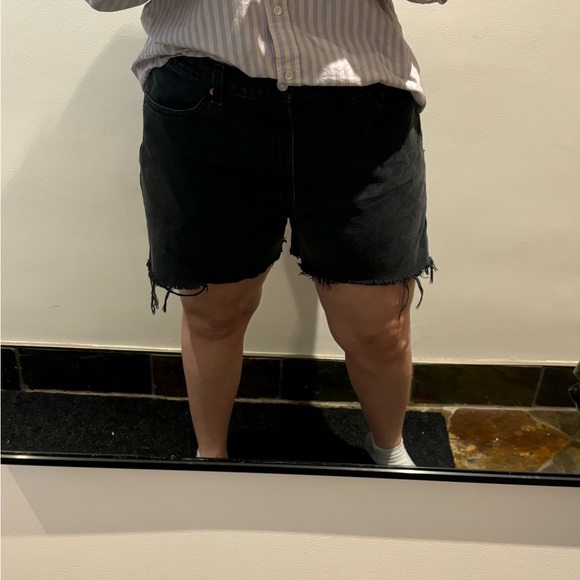 Levi’s cut off shorts - Picture 3 of 7